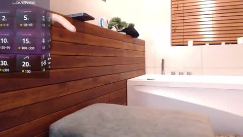 gabriell_ramirez_ online show from 02/17/25, 09:56