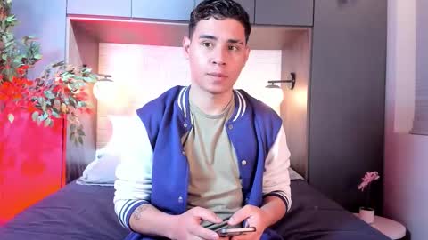 gabriell_ramirez_ online show from 09/19/25, 04:03