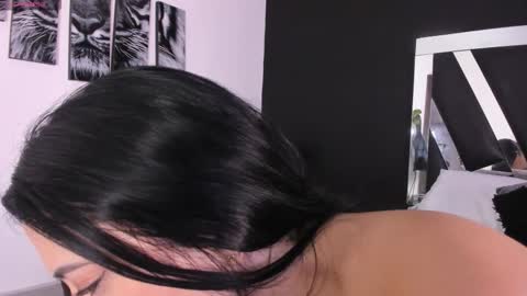 Gabriella Antonella online show from 10/27/25, 03:49