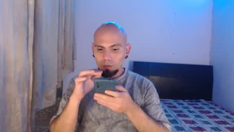 Gabriel online show from 02/09/25, 01:55