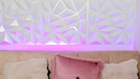 Gabriela  online show from 04/05/26, 07:55