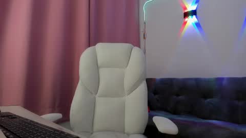 Snapshot of gaby_foox chatting on 02/11/25, 06:40 gaby online show from 02/11/25, 06:40