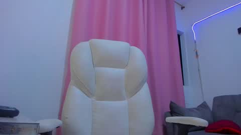 Snapshot of gaby_foox chatting on 10/01/25, 02:01 gaby online show from 10/01/25, 02:01