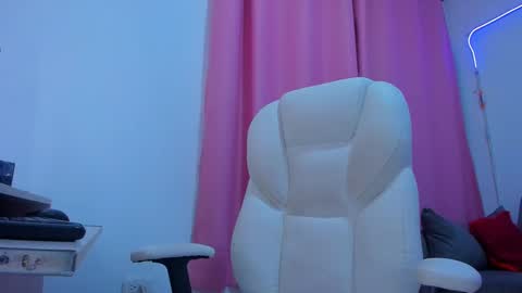 Snapshot of gaby_foox chatting on 10/04/25, 01:53 gaby online show from 10/04/25, 01:53