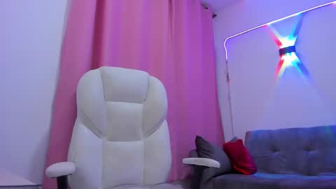 Snapshot of gaby_foox chatting on 10/06/25, 01:52 gaby online show from 10/06/25, 01:52