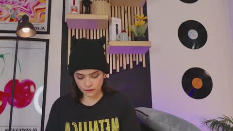 Snapshot of gaby_mason chatting on 12/16/25, 01:27 Gaby online show from 12/16/25, 01:27