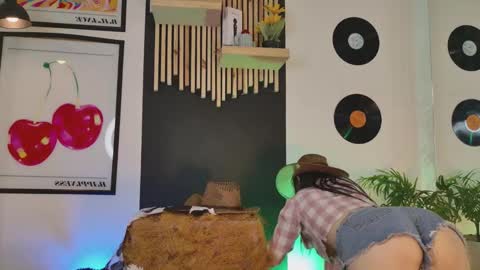 Snapshot of gaby_mason chatting on 12/21/25, 12:18 Gaby online show from 12/21/25, 12:18