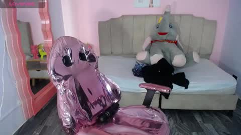 Snapshot of gaby_s1 chatting on 02/12/25, 07:23 Gaby online show from 02/12/25, 07:23