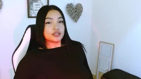 Snapshot of gaby_saikozz chatting on 09/19/25, 12:02 My name is Gabriela.. nice to meet you thumbs up please its very important to me online show from 09/19/25, 12:02