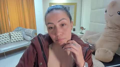 gabriela online show from 12/04/25, 02:26