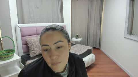 Snapshot of gaby_trent chatting on 06/18/26, 04:33 gabriela online show from 06/18/26, 04:33