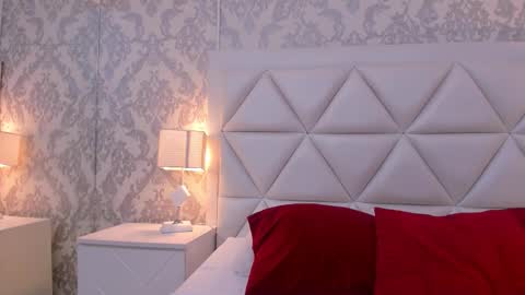 gabymoreau online show from 12/05/25, 08:16