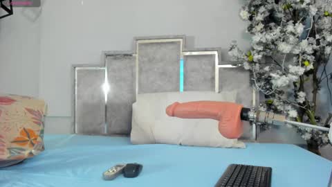 gabyyjones online show from 09/15/25, 11:21