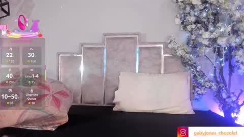 gabyyjones online show from 10/27/25, 11:36