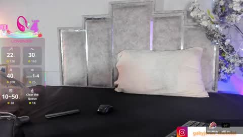 gabyyjones online show from 10/29/25, 11:34