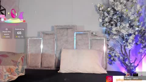 gabyyjones online show from 11/16/25, 11:38