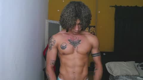 Snapshot of gael__david chatting on 02/13/25, 08:48 Gael online show from 02/13/25, 08:48