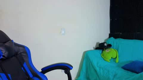 Snapshot of gael__david chatting on 10/20/25, 02:23 Gael online show from 10/20/25, 02:23