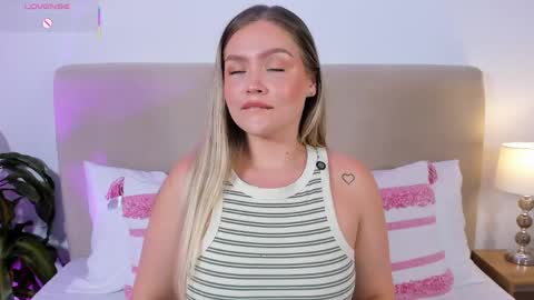 Gaia Baker  online show from 05/28/26, 01:52