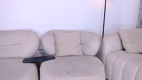 gal_stone_ online show from 05/24/26, 12:37