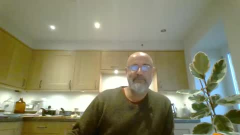 Snapshot of galacx chatting on 09/18/25, 04:20 galacx online show from 09/18/25, 04:20