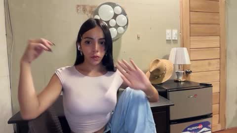 Snapshot of galileii chatting on 09/18/25, 11:45 galileii online show from 09/18/25, 11:45