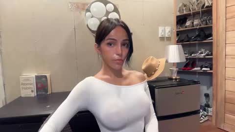 Snapshot of galileii chatting on 10/28/25, 08:51 galileii online show from 10/28/25, 08:51