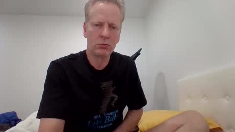 Snapshot of gamerboy200 chatting on 05/14/26, 11:33 gamerboy200 online show from 05/14/26, 11:33