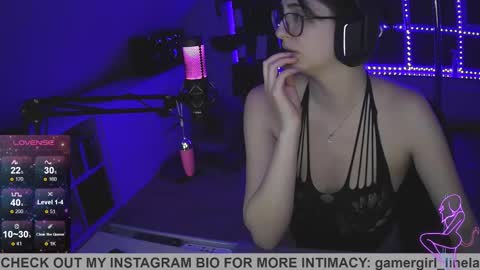 Snapshot of gamergirl_linela chatting on 10/13/25, 12:43 gamergirl_linela online show from 10/13/25, 12:43