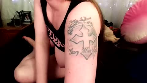 GamerGirlRoxy online show from 04/25/26, 08:06