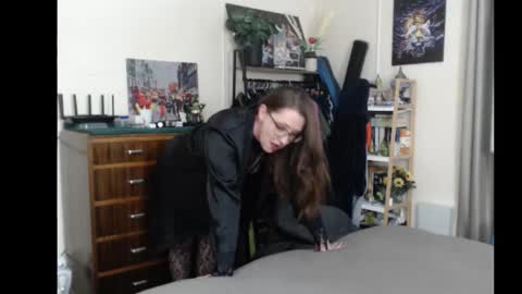 HOT  online show from 09/13/25, 10:26