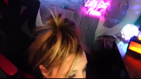 Snapshot of garagesex22 chatting on 12/21/24, 10:17 Jenna - be back MONDAY night. online show from 12/21/24, 10:17