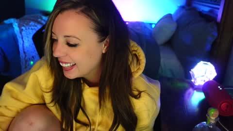 Snapshot of garagesex22 chatting on 02/05/25, 12:17 Jenna - be back MONDAY night. online show from 02/05/25, 12:17