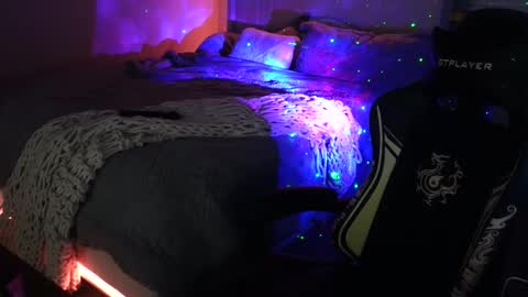 Jenna  - be back MONDAY night.  online show from 01/18/26, 09:24