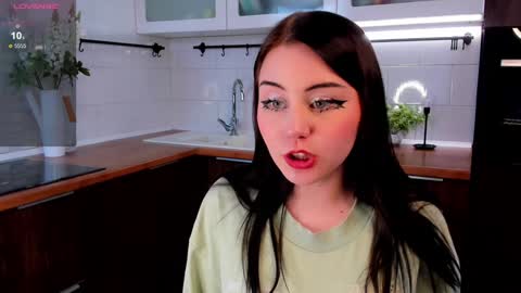 Snapshot of garden_flower chatting on 02/06/25, 09:53 Violla online show from 02/06/25, 09:53