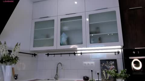 Snapshot of garden_flower chatting on 02/13/25, 04:11 Violla online show from 02/13/25, 04:11