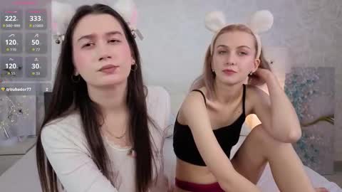 Snapshot of garden_flower chatting on 10/28/25, 03:54 Violla online show from 10/28/25, 03:54