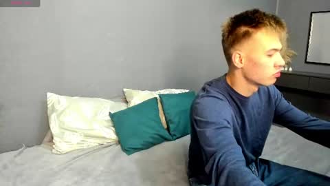 Snapshot of garden_of_eden_ chatting on 06/24/26, 04:22 Max and Eva online show from 06/24/26, 04:22
