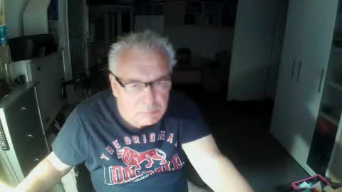Snapshot of gargamil chatting on 10/08/25, 02:47 gargamil online show from 10/08/25, 02:47