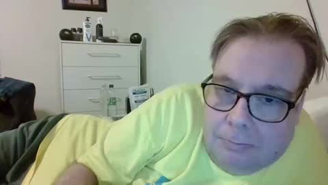 Snapshot of garyg930 chatting on 05/10/26, 11:43 Gary online show from 05/10/26, 11:43