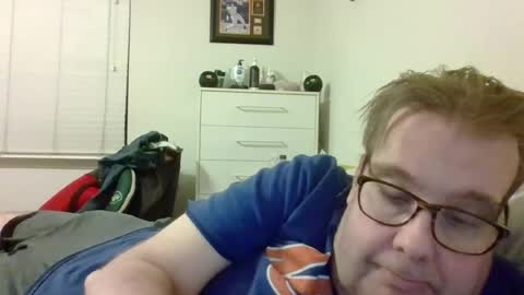 Snapshot of garyg930 chatting on 06/17/26, 05:43 Gary online show from 06/17/26, 05:43