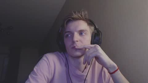 Snapshot of gasturfahe chatting on 12/02/24, 05:15 gasturfahe online show from 12/02/24, 05:15