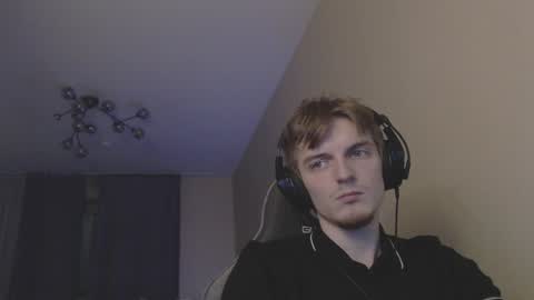 Snapshot of gasturfahe chatting on 01/03/25, 08:43 gasturfahe online show from 01/03/25, 08:43