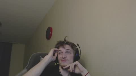 Snapshot of gasturfahe chatting on 01/20/25, 10:37 gasturfahe online show from 01/20/25, 10:37