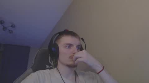 Snapshot of gasturfahe chatting on 02/13/25, 11:37 gasturfahe online show from 02/13/25, 11:37