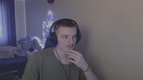 Snapshot of gasturfahe chatting on 02/17/25, 10:40 gasturfahe online show from 02/17/25, 10:40