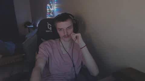 Snapshot of gasturfahe chatting on 02/18/25, 07:30 gasturfahe online show from 02/18/25, 07:30