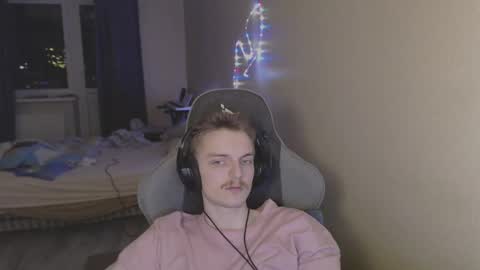 Snapshot of gasturfahe chatting on 03/06/25, 08:16 gasturfahe online show from 03/06/25, 08:16