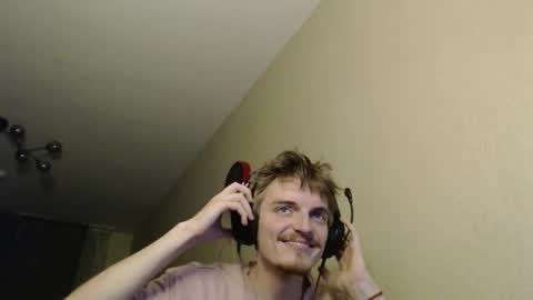 Snapshot of gasturfahe chatting on 10/30/25, 04:19 gasturfahe online show from 10/30/25, 04:19