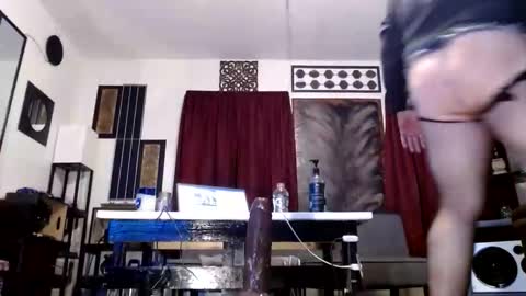 Snapshot of gatewaylaptop2019 chatting on 10/16/25, 01:17 gatewaylaptop2019 online show from 10/16/25, 01:17